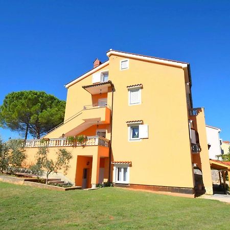 Apartments Mladenka Малинска Экстерьер фото