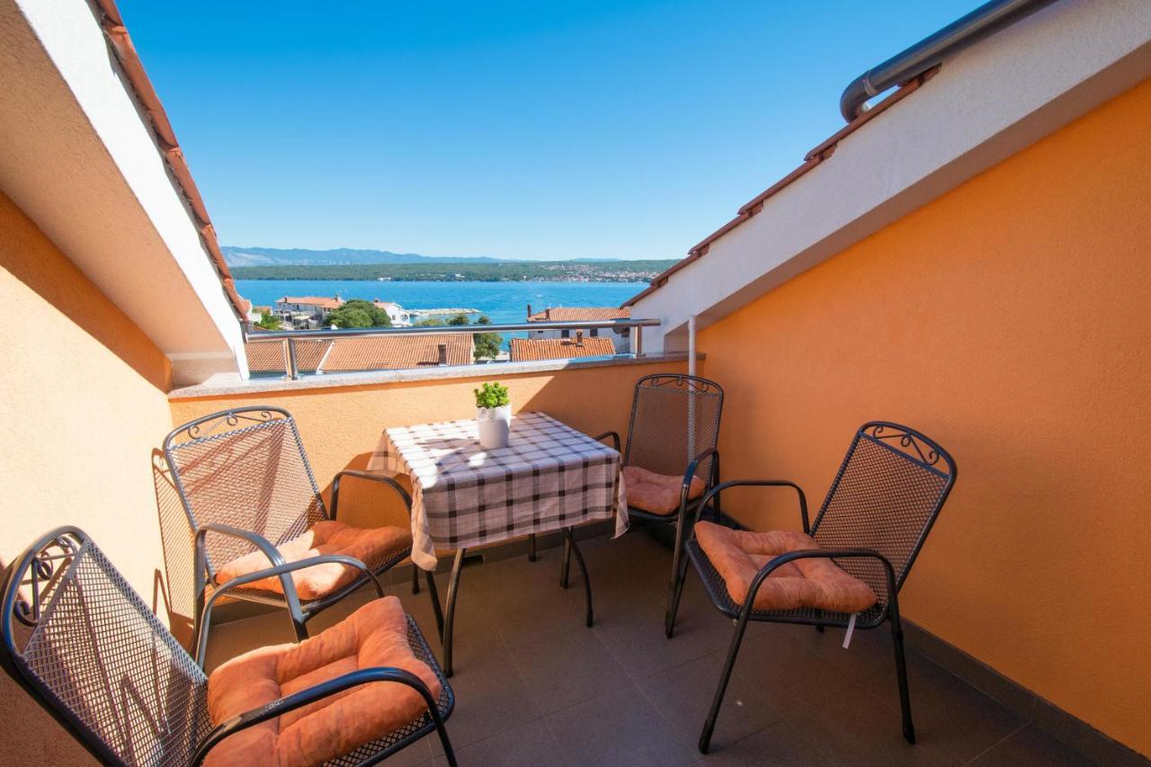 Apartments Mladenka Малинска Экстерьер фото